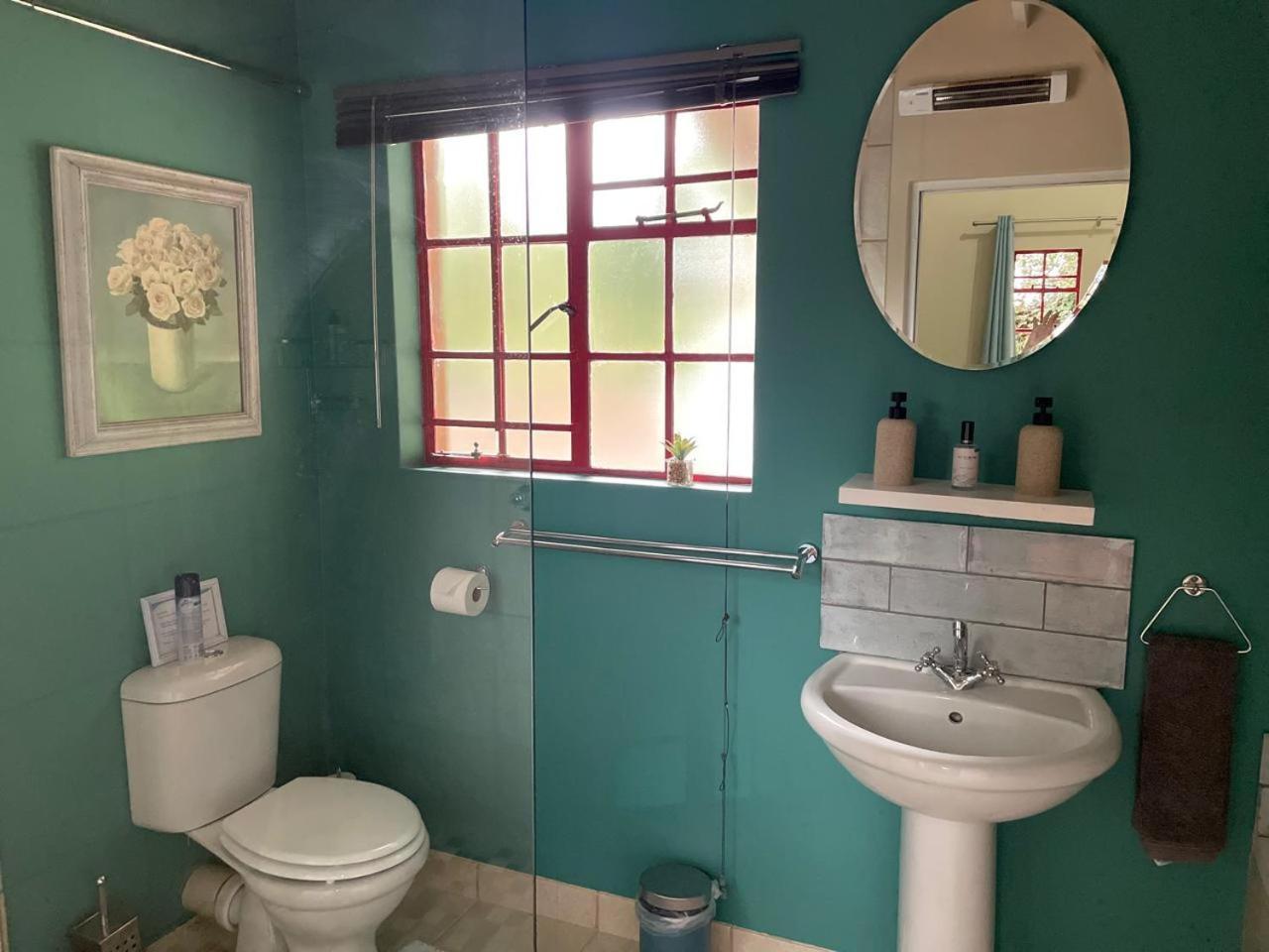 Periwinkle, Grove ,Acorn & Sage Cottages คลาเรนส์ ภายนอก รูปภาพ