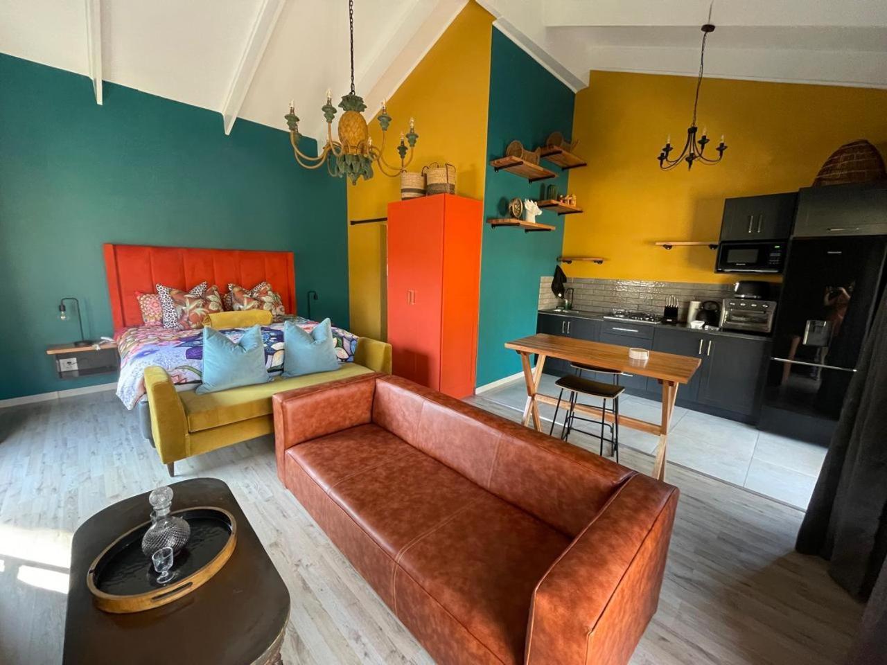 Periwinkle, Grove ,Acorn & Sage Cottages คลาเรนส์ ห้อง รูปภาพ