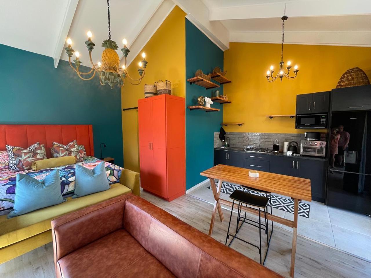 Periwinkle, Grove ,Acorn & Sage Cottages คลาเรนส์ ห้อง รูปภาพ