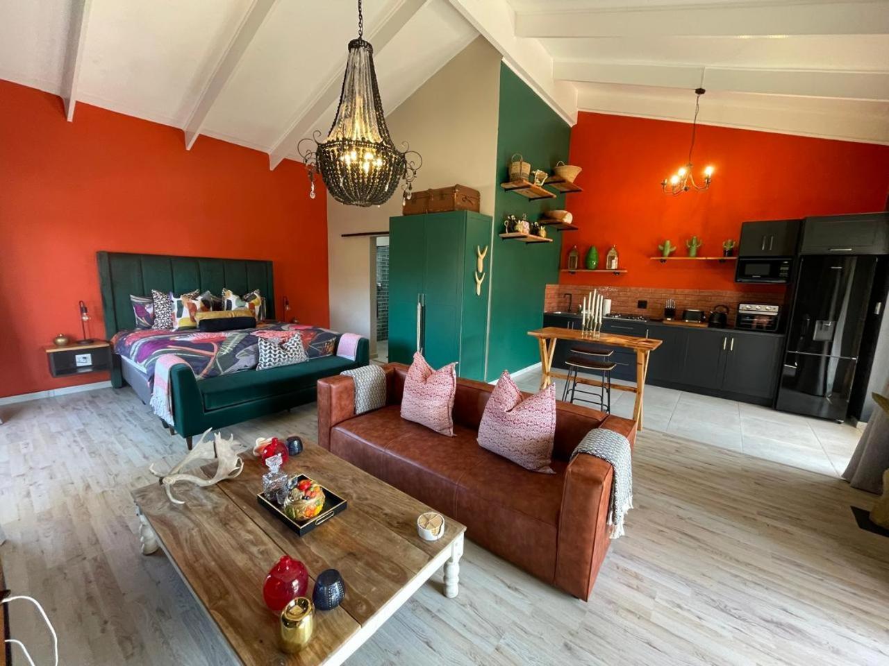 Periwinkle, Grove ,Acorn & Sage Cottages คลาเรนส์ ห้อง รูปภาพ